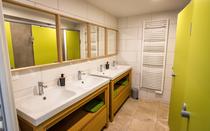 Bloc douches dortoir