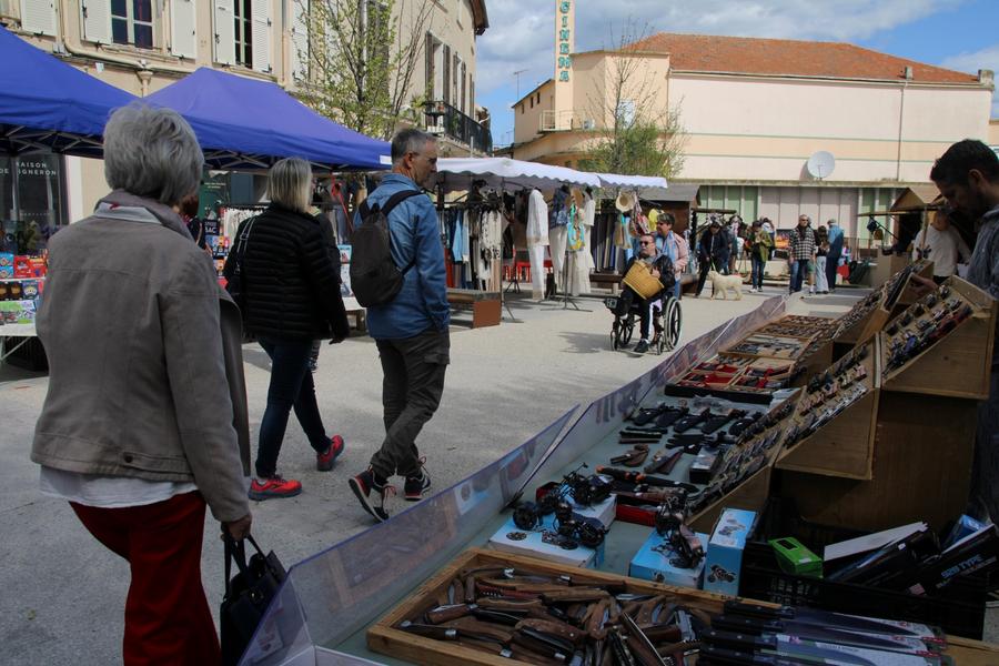 Mercredi : Marché hebdomadaire de Valréas_Valréas