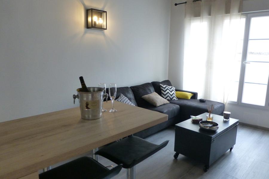 Salon avec coin repas