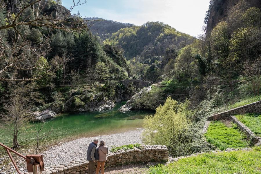 Thueyts - Pont du diable en amoureux ©sourcesetvolcans