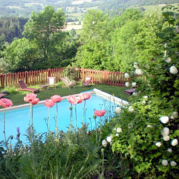 Piscine et jardin Maison d'hôtes de la Verrière