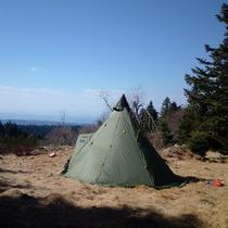 Bivouac en tipi dans les monts du Forez_Lérigneux