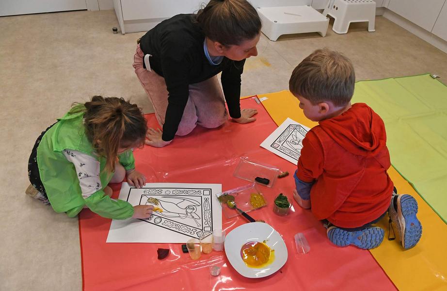 Visite-atelier 2-4 ans I Les couleurs du Moyen Âge_Chambéry