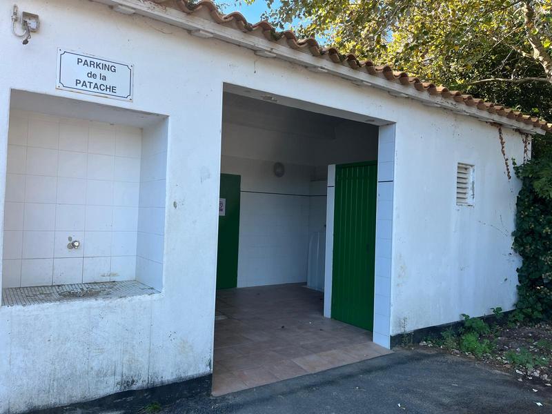 Toilettes publiques - Parking de La Patache