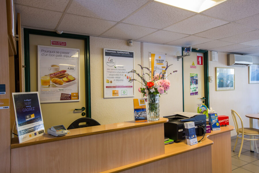 Accueil - Hôtel Première Classe - Clermont-Fd Nord