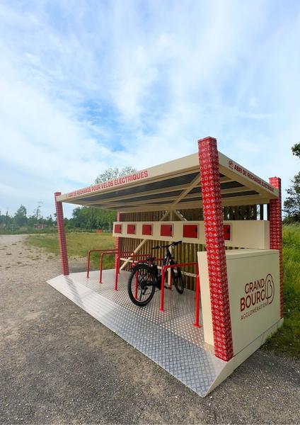 Borne de recharge électrique pour Vélo à Assistance Électrique à la Plaine Tonique_Malafretaz