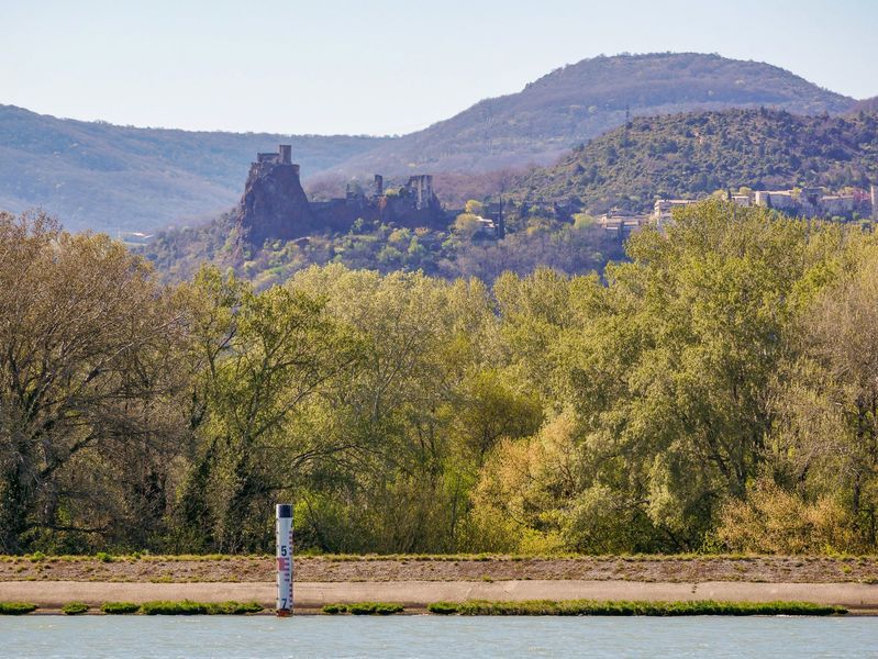 Vue sur le Château de Rochemaure