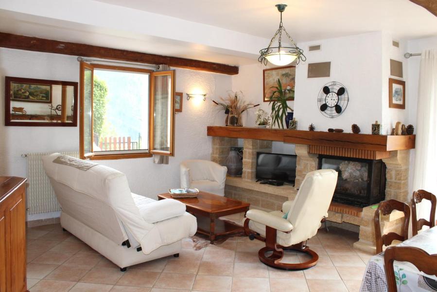 Gîte L'Aubépine de Douans-Séjour-Saint-Étienne-de-Tinée-Gîtes de France des Alpes-Maritimes