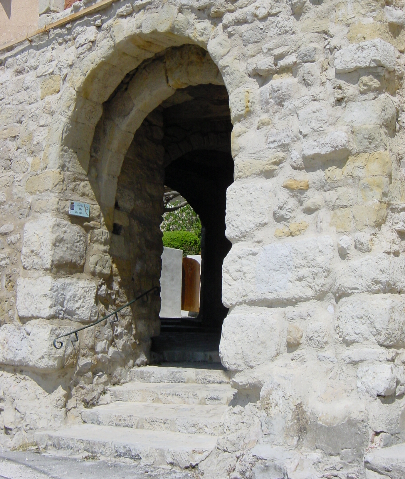 Porte de Bassac et vestiges de remparts — photo 2