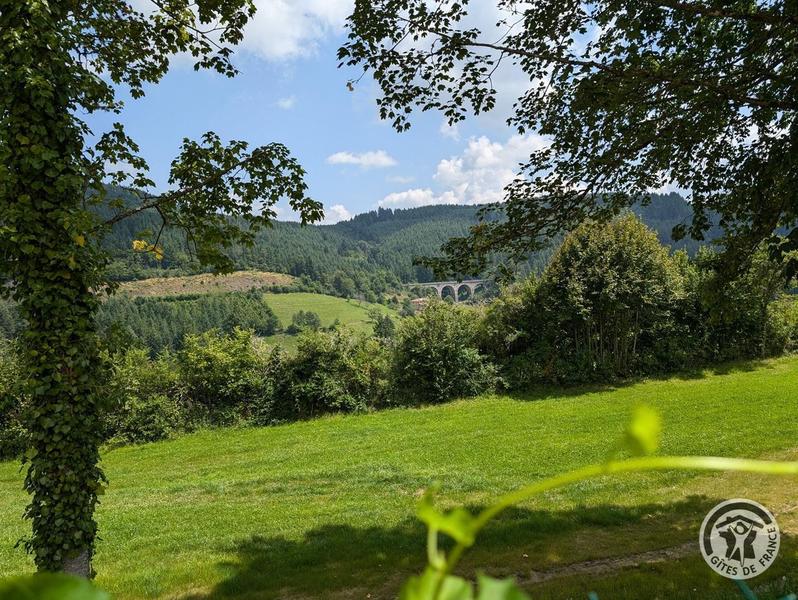 Grand Gîte avec piscine - 34 personnes et 11 chambres \