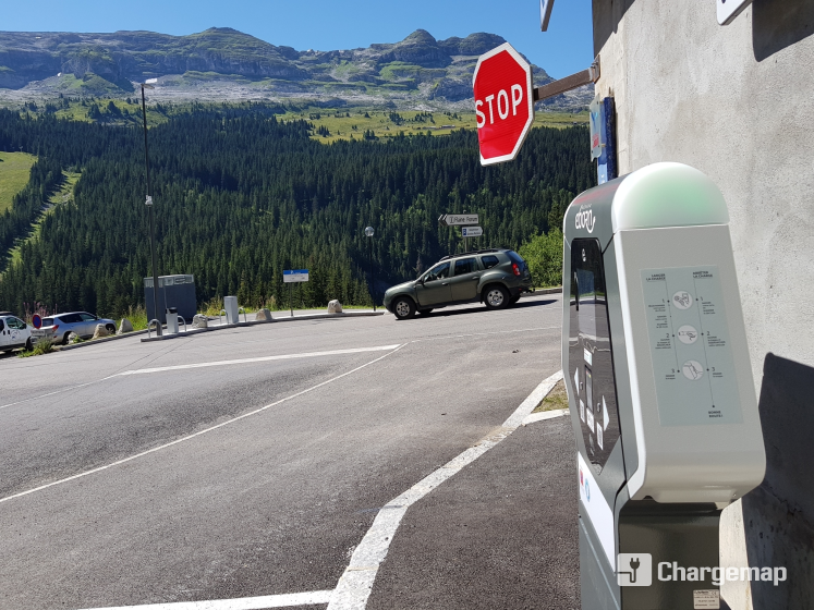 Borne de recharge proximité P2
