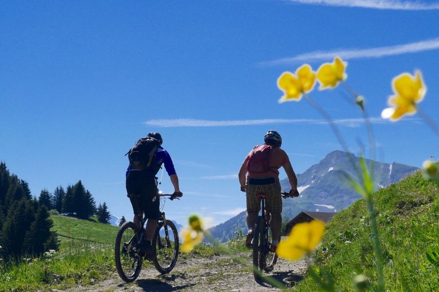 VTT électrique et apéro savoyard