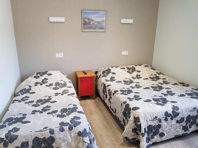 Chambre triple  -Hôtel à Les Avenières-Veyrins-Thuellin - Balcons du Dauphiné