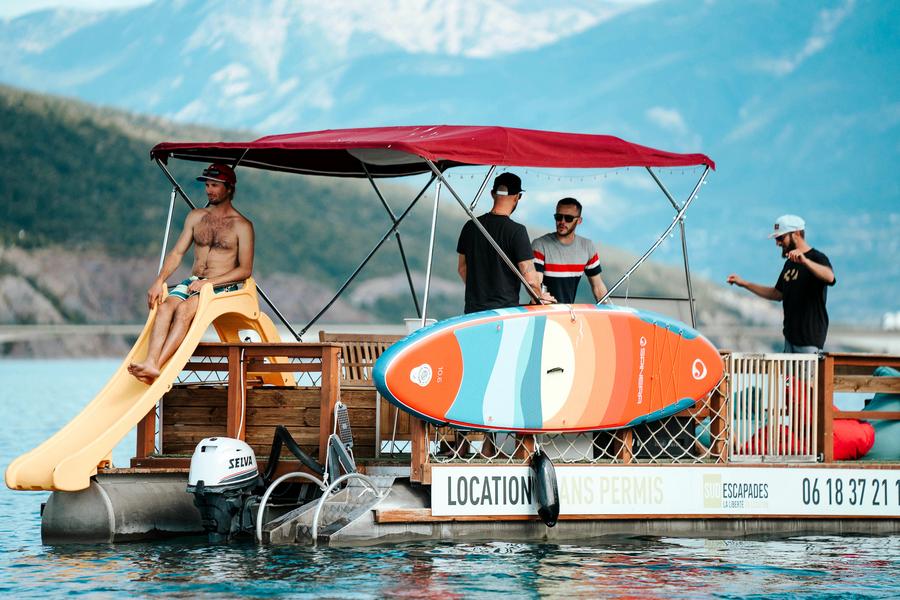 Sud Escapades SAVINES-LE-LAC - © Sud Escapades SAVINES-LE-LAC Bateau Location Sans permis LOUNGE - © Sud Escapades SAVINES-LE-LAC
