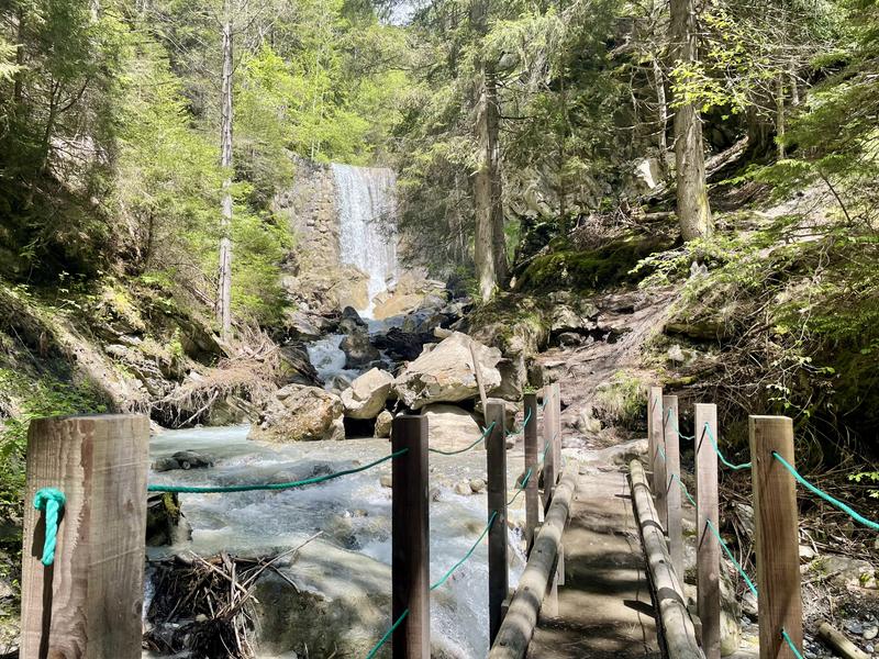 Traversée du Bonrieu sur le chemin de la boucle des hameaux - Bozel