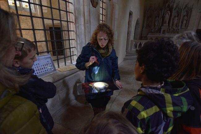 visite à la lampe torche à l'abbaye d'Ambronay pour Halloween visite à la lampe torche à l'abbaye d'Ambronay pour Halloween