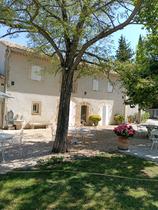 Exteriors of Mas La Batisdonne in Cavaillon