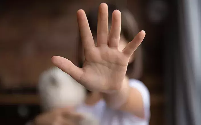 Soirée-débat : Comment prévenir les agressions et les abus auprès des enfants_V…