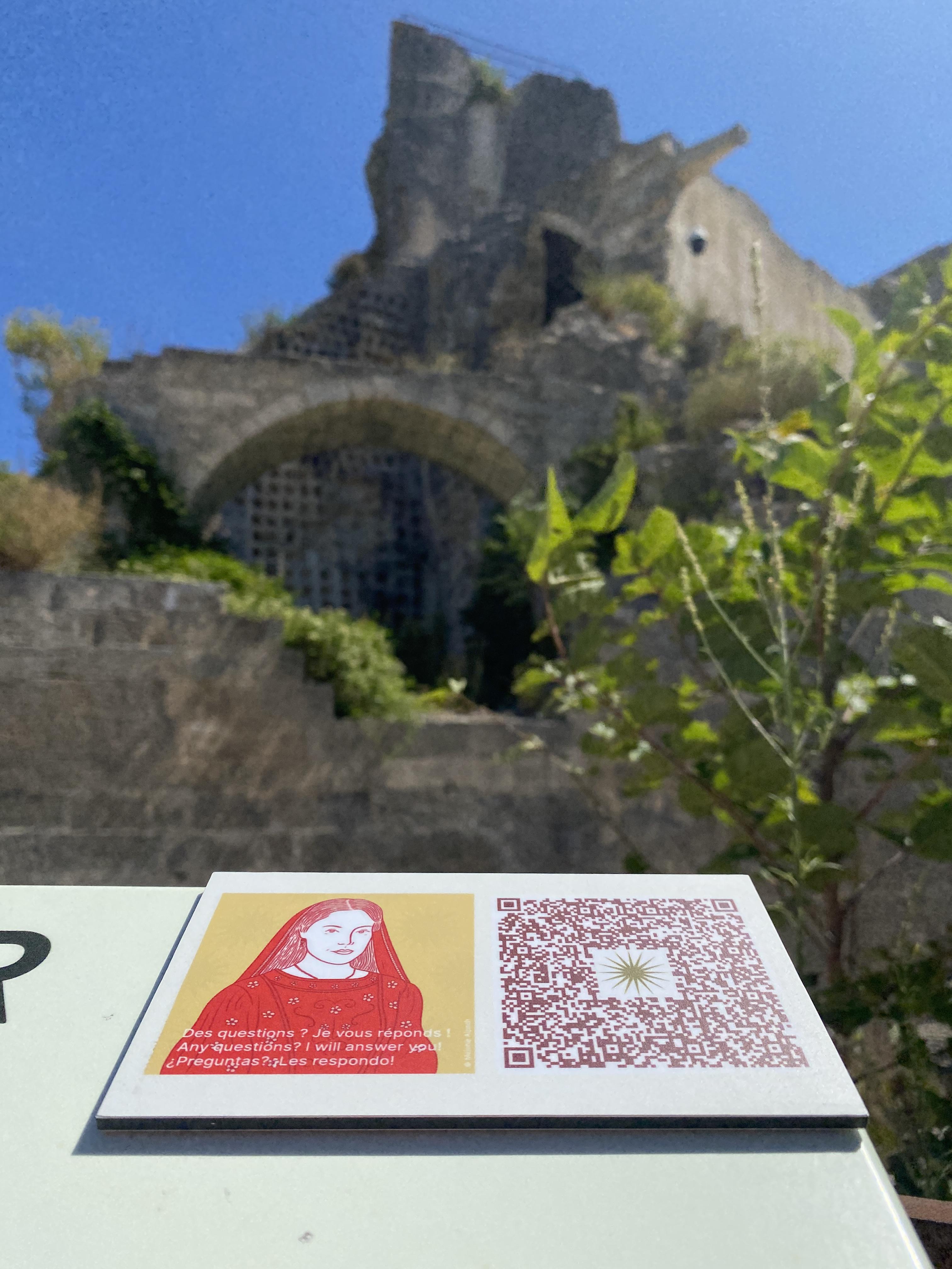 Alix, visite interactive du château des Baux