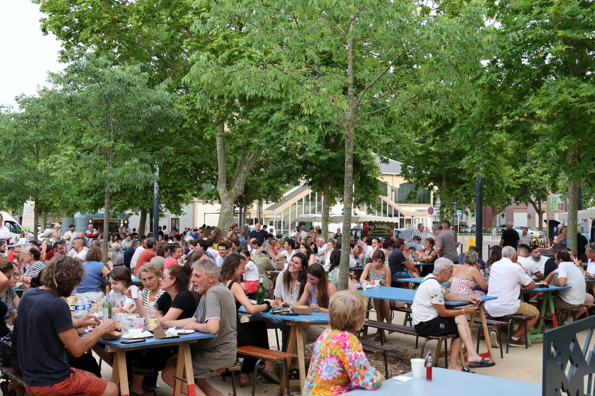 p6-Marche-des-producteurs-de-pays-credit-Ville-de-Castres-2048x1365
