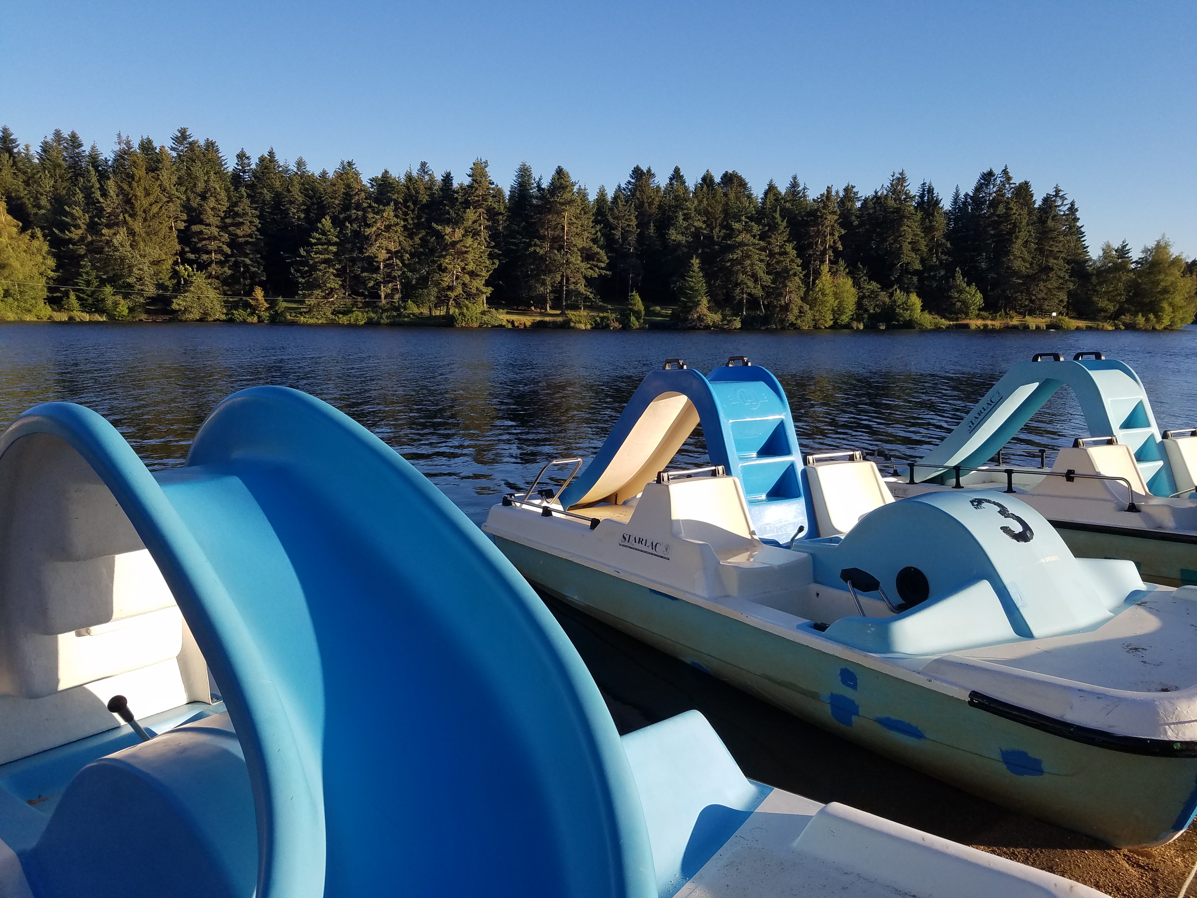 Location de pédal'eau de 2 à 5 places