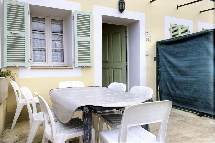 Gîte N°3 Espace des Oliviers-Coin repas extérieur-Castagniers-Gîtes de France des Alpes-Maritimes
