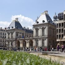 vue de la place Louis Pradel