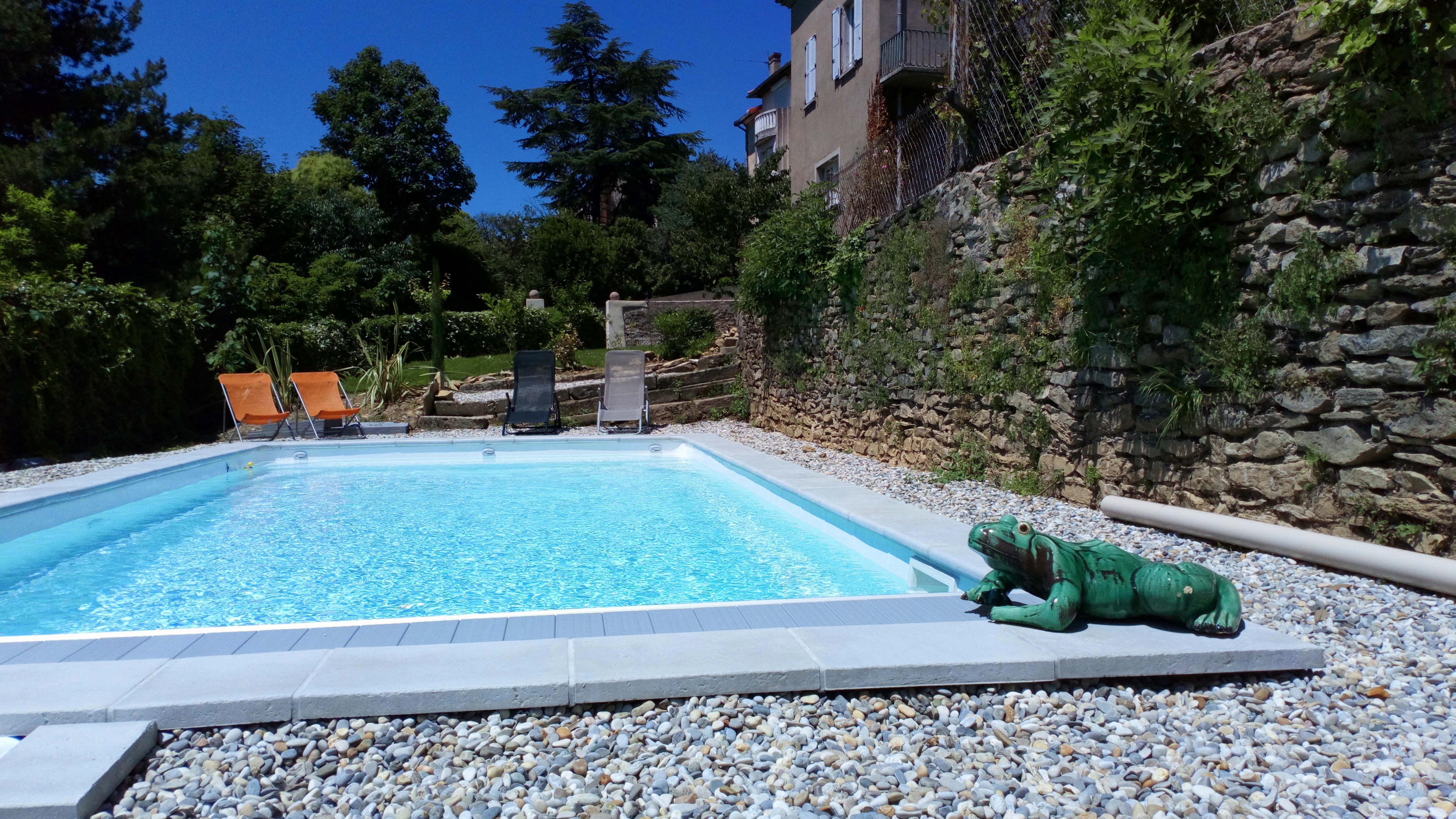 Chambres d'hôtes à Privas en Ardèche Buissonnière. : Maison Jaffran suite en ville