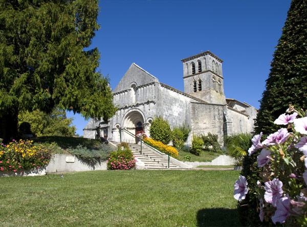 Arthenac Village Fleuri