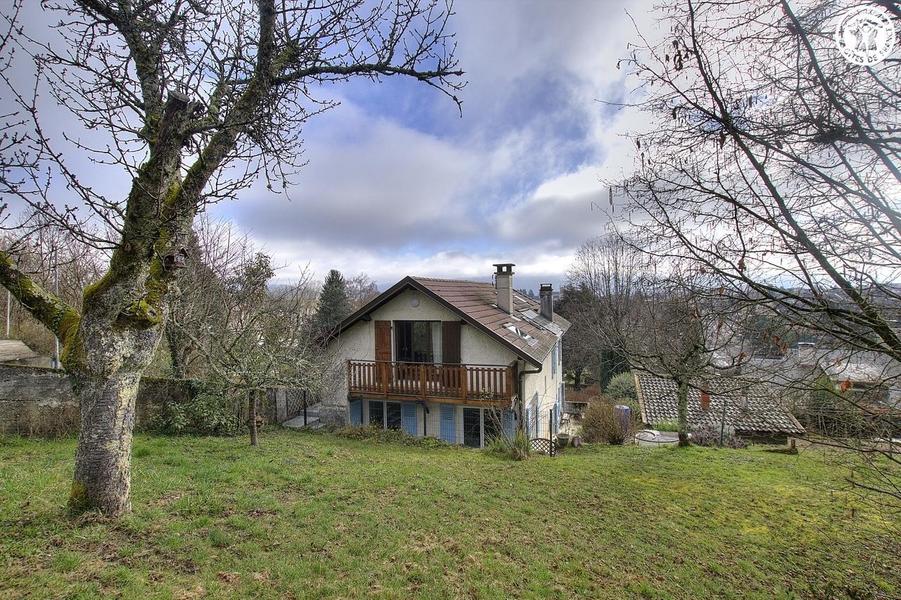 l'entrée de la chambre