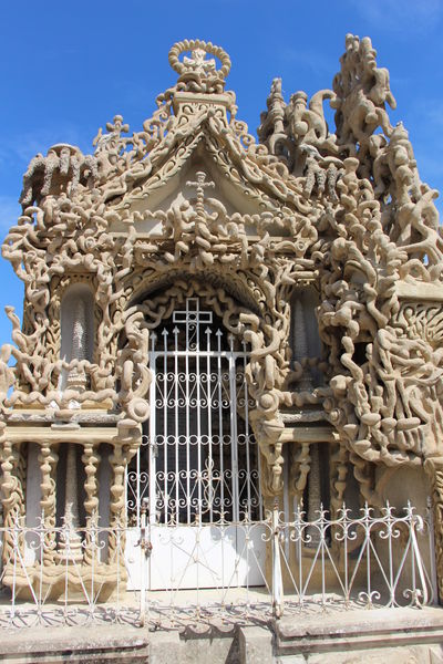 Tombeau du facteur Cheval