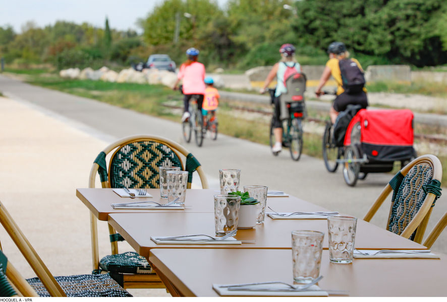 Restaurant vélo sur la Via venaissia Jonquières