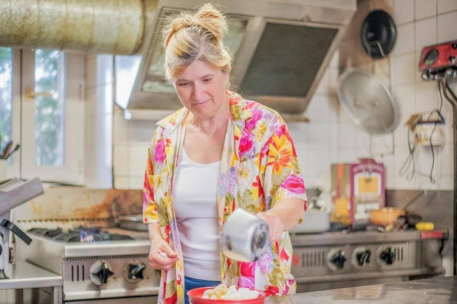 La p'tite poule rousse, portrait