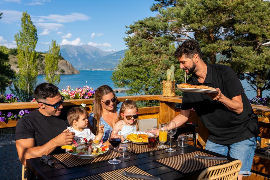 Restaurant Mr Marcel_Prunières - © Restaurant Mr Marcel Restaurant Mr Marcel_Prunières - © Restaurant Mr Marcel