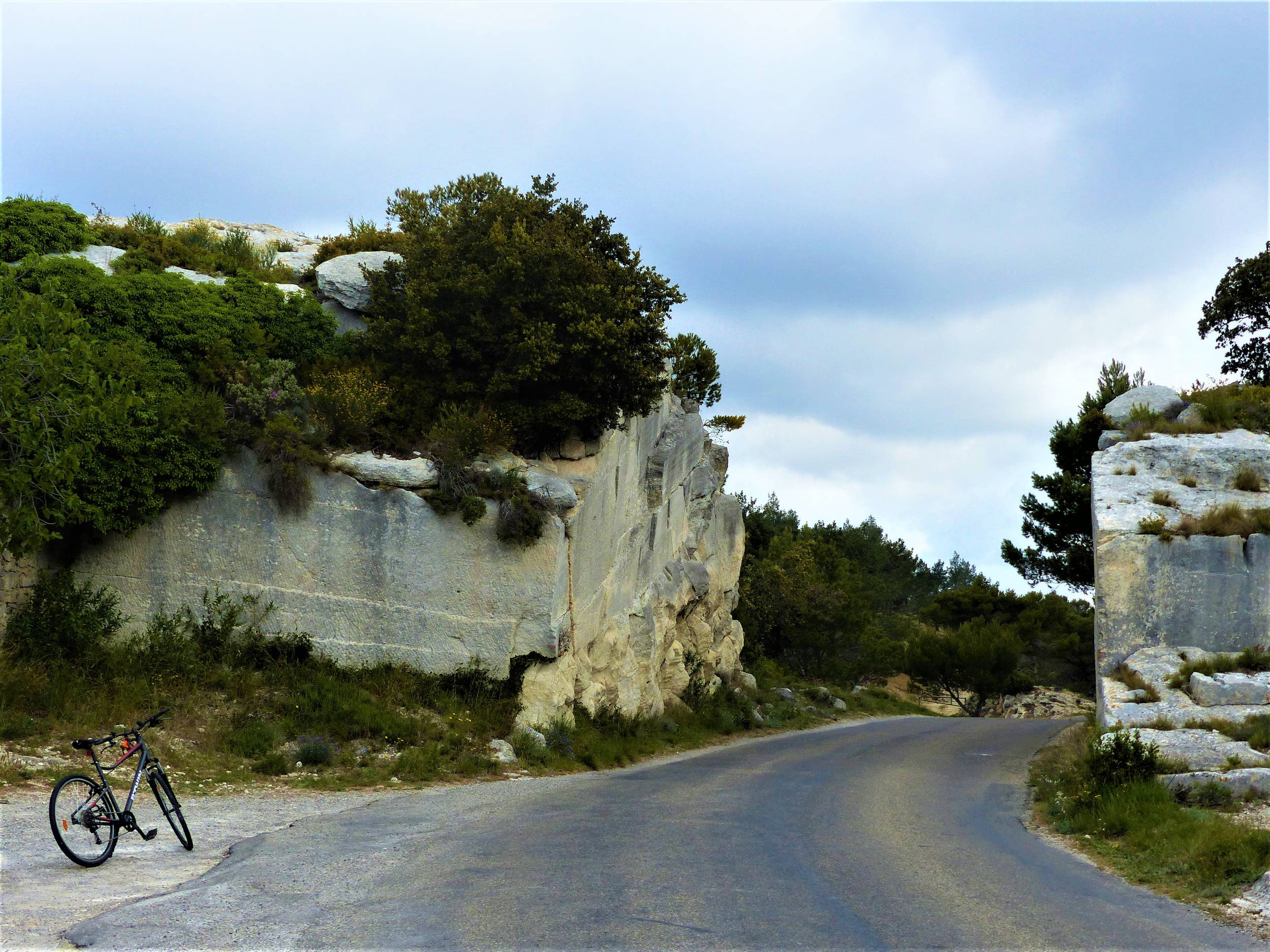 SAINT-RÉMY-DE-PROVENCE - À vélo, les Alpilles par le Val d'Enfer — photo 3