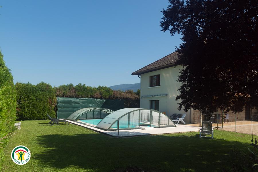 Piscine, jardin et parking clos, communs avec le Gîte 55002 Piscine, jardin et parking clos, communs avec le Gîte 55002