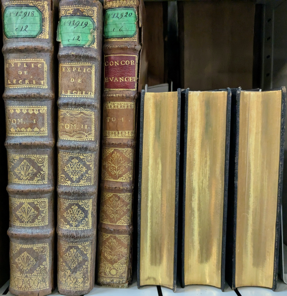 Exposition - De l'or à la couleur : les tranches des livres_Meaux