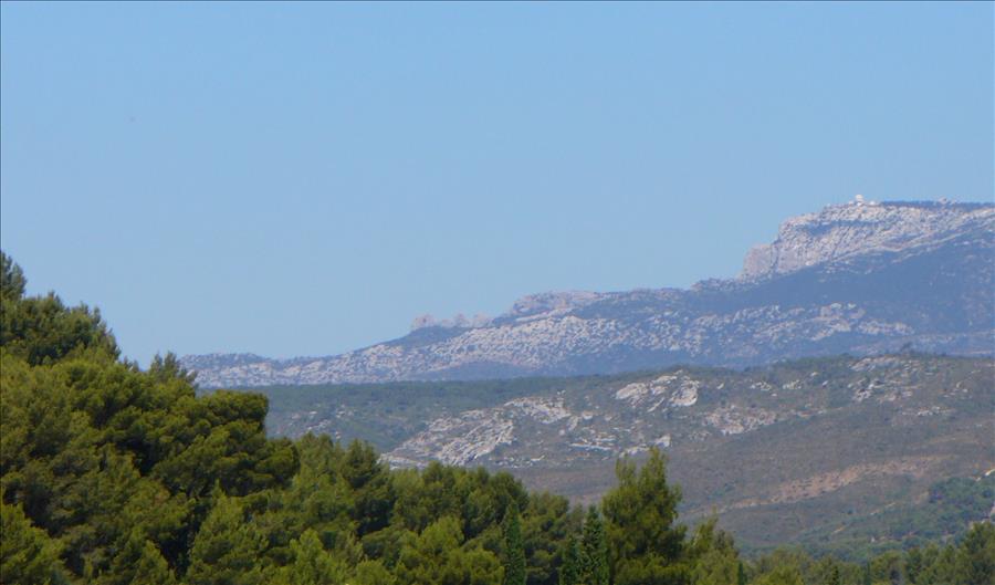 Vue sur le massif de la Sainte-Baume du Beausset