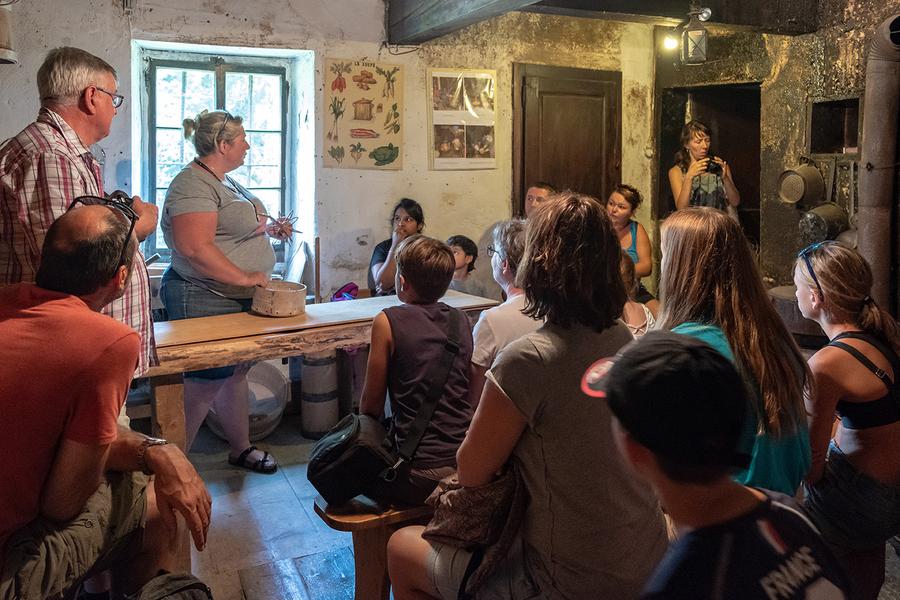 Visite en anglais de la Ferme Ecomusée du Clos Parchet