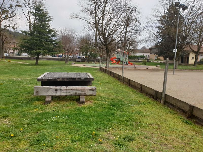 Aire pique nique Cessieu