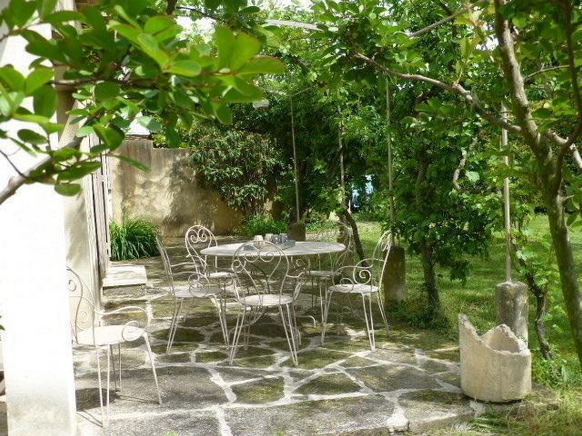 Les Tours, Paradou - photo 3