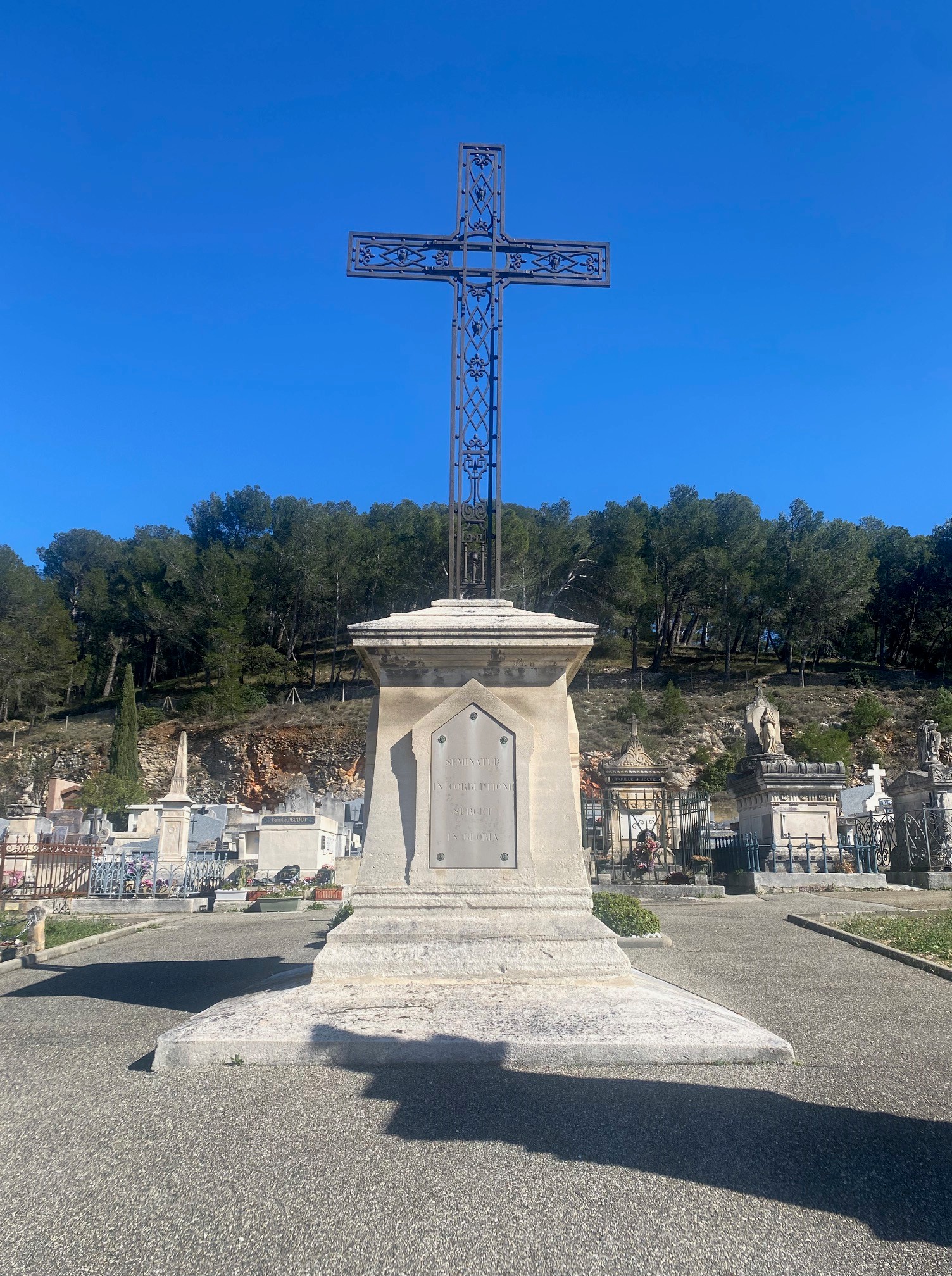 Croix de Châteaurenard  France Provence-Alpes-Côte d'Azur Bouches-du-Rhône Châteaurenard 13160