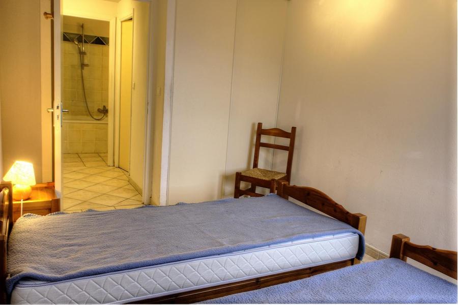 Gîte N°3 Espace des Oliviers-Entrée Chambre-Castagniers-Gîtes de France des Alpes-Maritimes