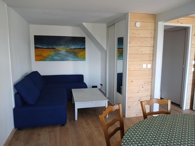 Maison aux volets bleus_Thizy-les-Bourgs