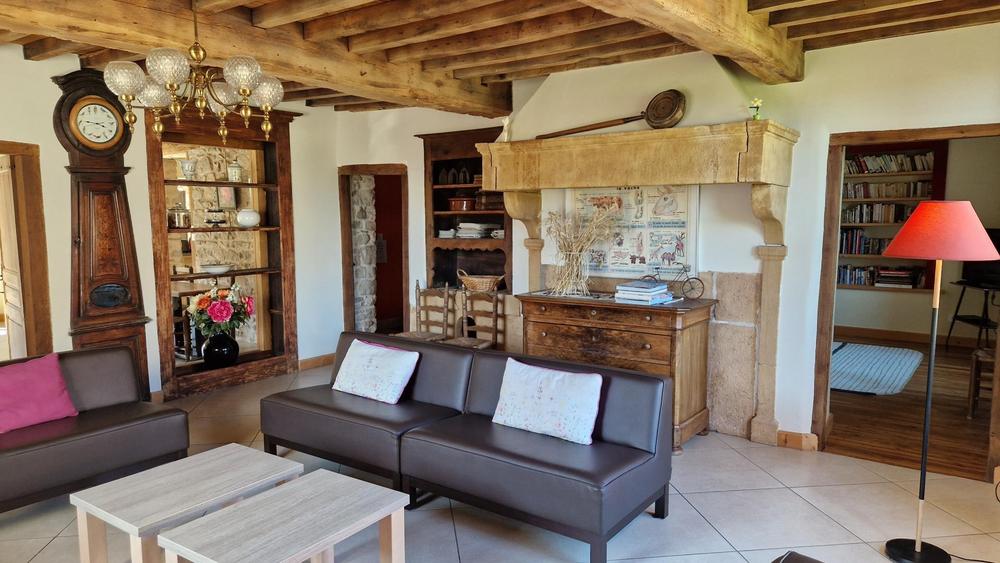 Gîte du Grand Peisselay à VALSONNE (Rhône - Beaujolais Vert) : Le grand salon