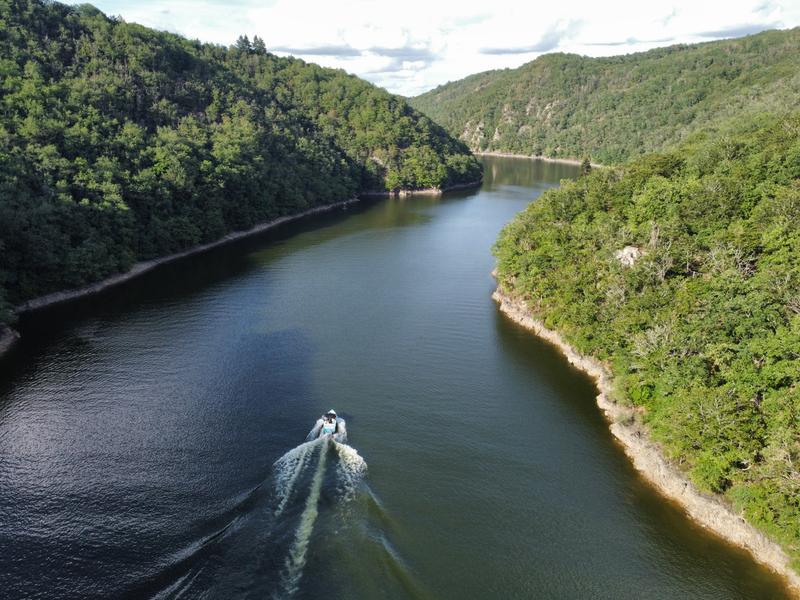 Balade en bateau - Lac des Fades-Besserve