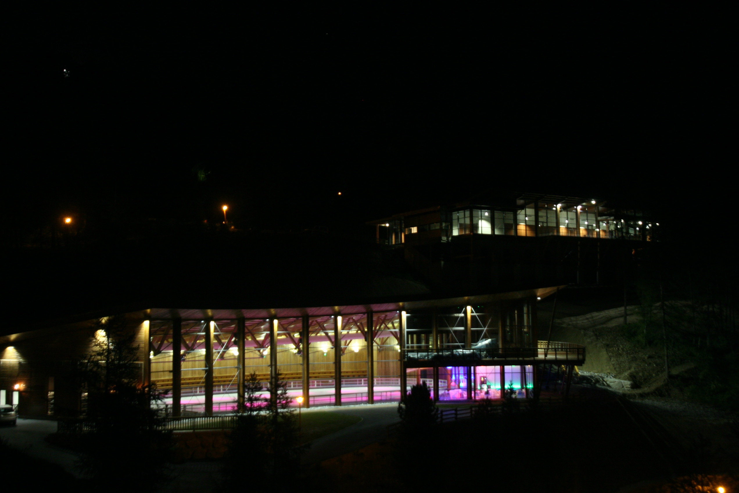 Patinoire by night