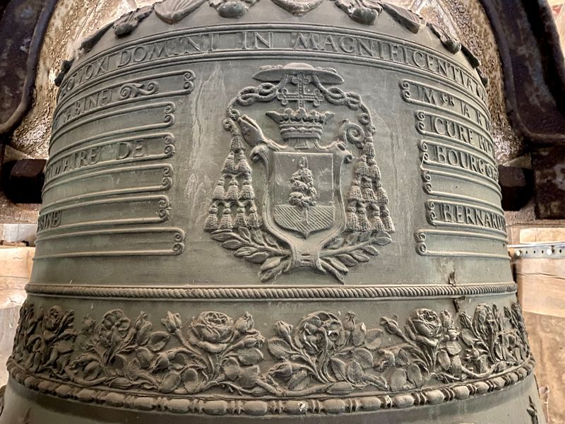 Détails de la cloche Antoinette-Sabine