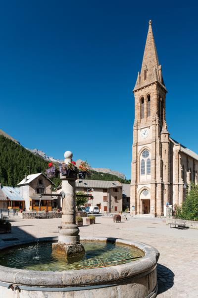 La place de Villar d'Arêne La place de Villar d'Arêne