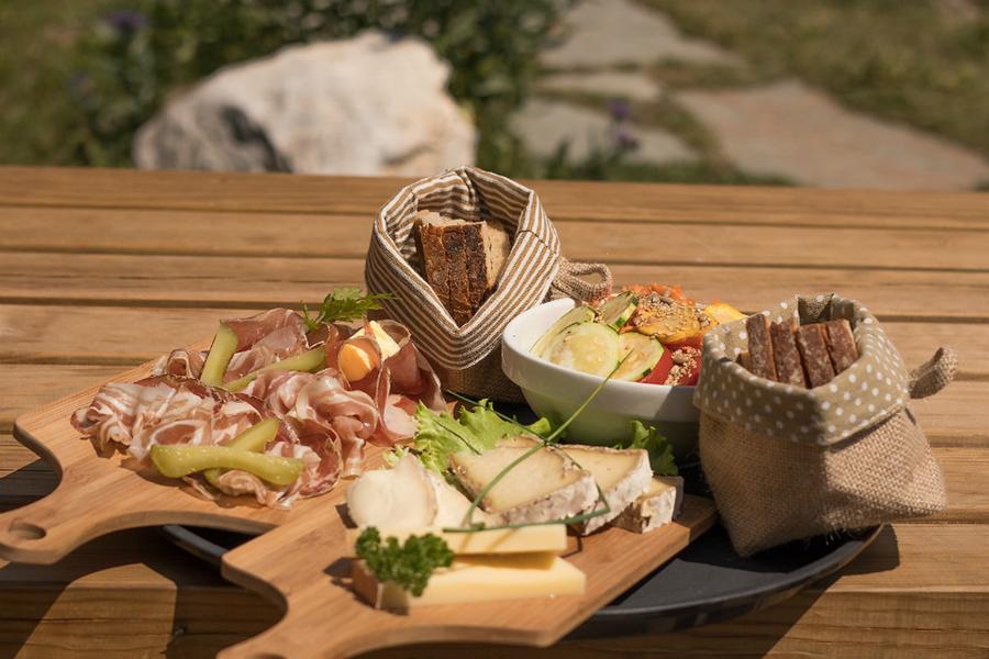 Planche repas au refuge de Vallonbrun